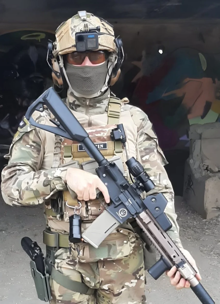 NITRAM con su equipamiento de airsoft